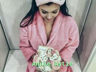 Annie_Astie