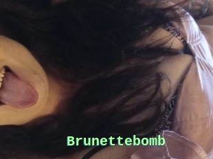 Brunettebomb