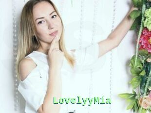 LovelyyMia