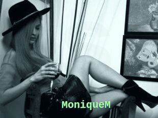 MoniqueM